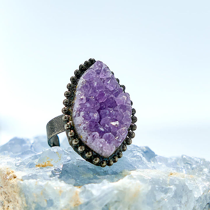 Anillo ajustable de amatista natural de forma irregular de Olivenorma