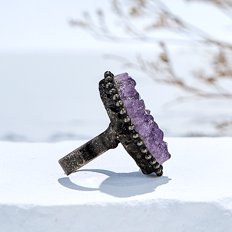 Anillo ajustable de amatista natural de forma irregular de Olivenorma