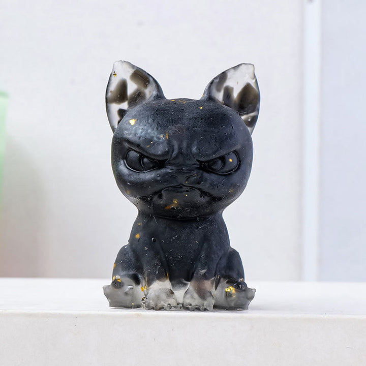 Decoración con piedras preciosas de bulldog con expresión seria de epoxi de cristal Olivenorma