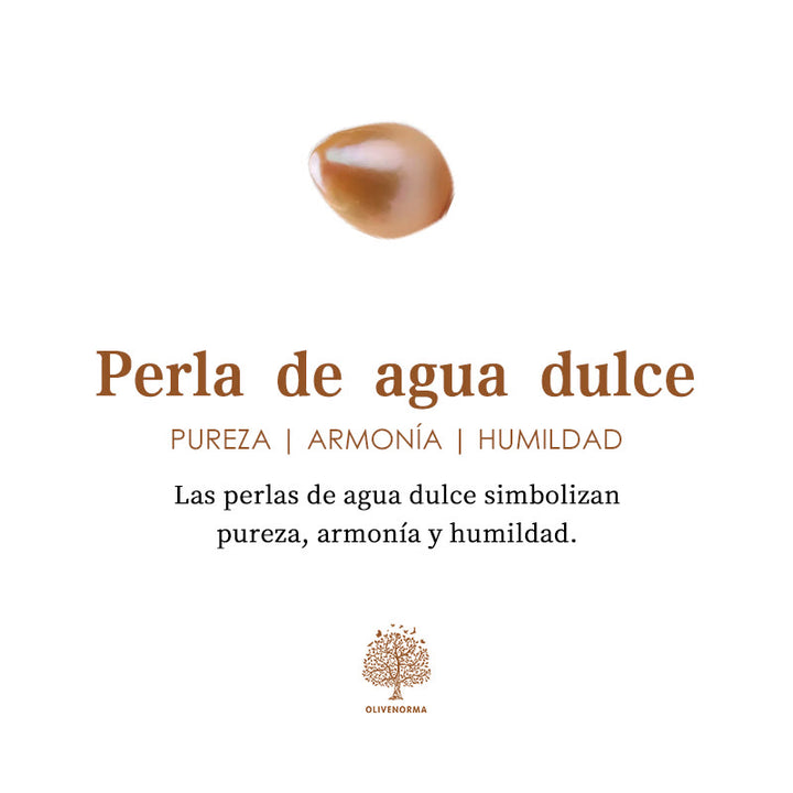 Collar con colgante de cruz de perlas de agua dulce de Olivenorma