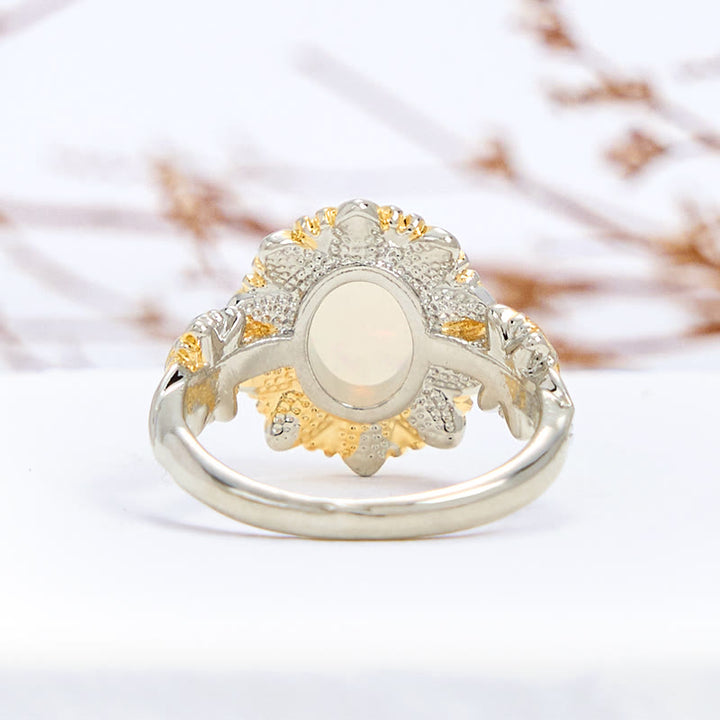 Anillo de girasol con ópalo de corte ovalado de Olivenorma