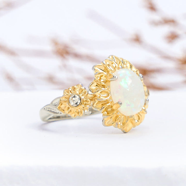 Anillo de girasol con ópalo de corte ovalado de Olivenorma