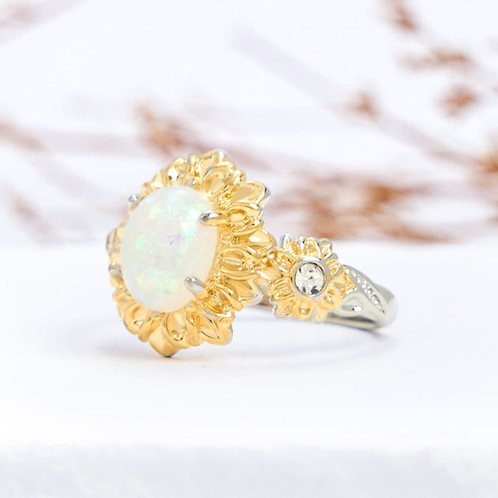 Anillo de girasol con ópalo de corte ovalado de Olivenorma