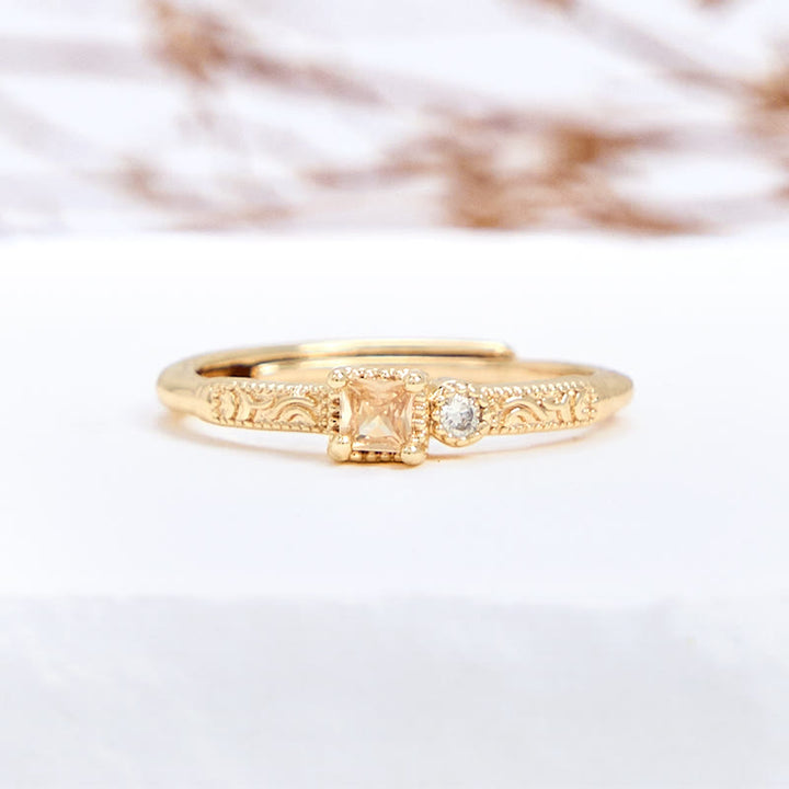 Anillo de citrino blanco con corte cuadrado sencillo de Olivenorma