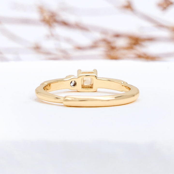 Anillo de citrino blanco con corte cuadrado sencillo de Olivenorma