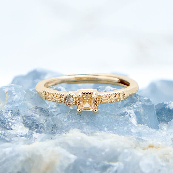 Anillo de citrino blanco con corte cuadrado sencillo de Olivenorma