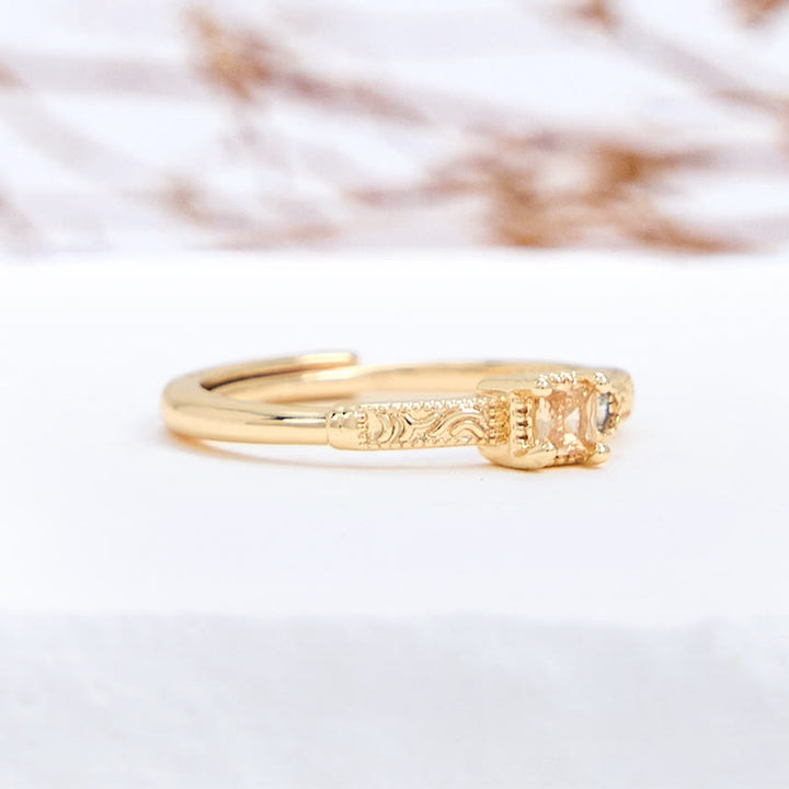 Anillo de citrino blanco con corte cuadrado sencillo de Olivenorma