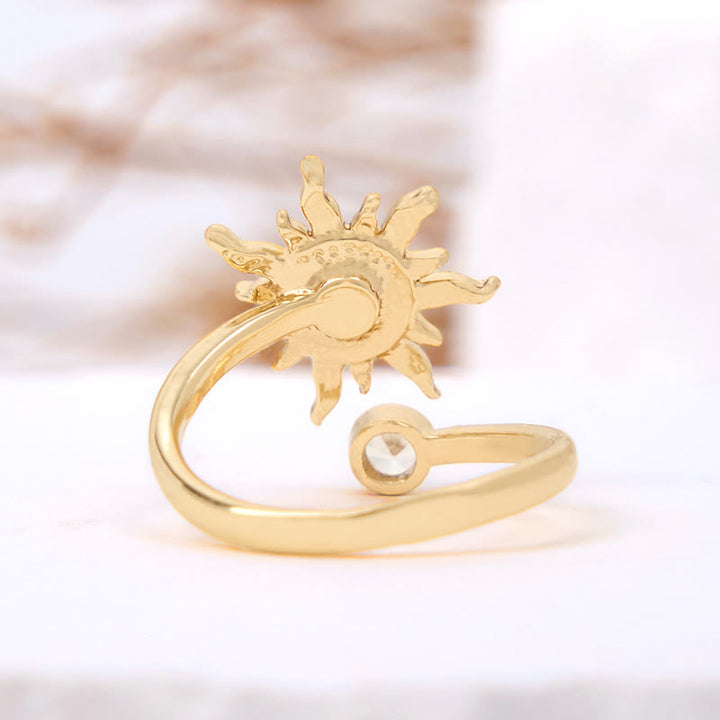 Anillo con efecto de sol y piedra de ojo de gato de ópalo rosa de Olivenorma