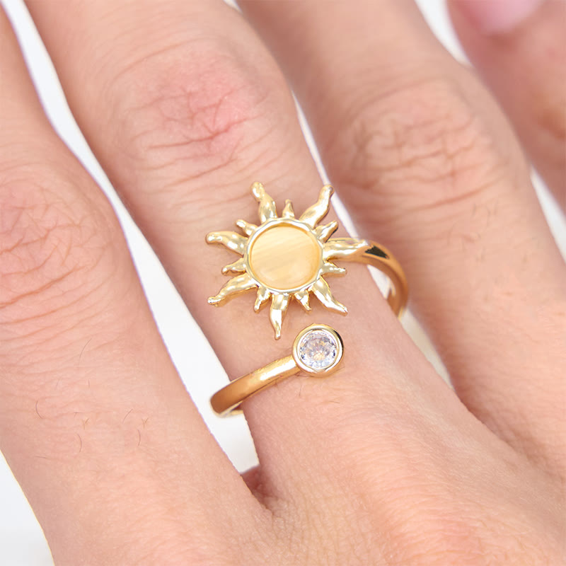 Anillo con efecto de sol y piedra de ojo de gato de ópalo rosa de Olivenorma