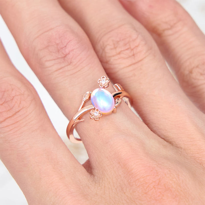 Anillo de flor de vid con piedra lunar de talla ovalada de Olivenorma