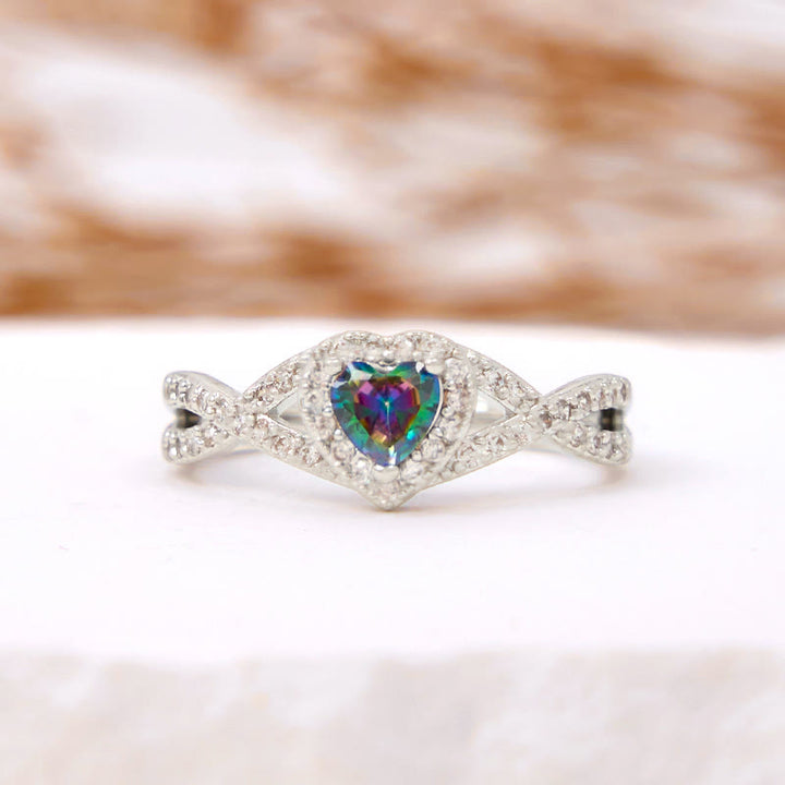 Anillo de alejandrita en forma de cruz infinita con forma de corazón de Olivenorma