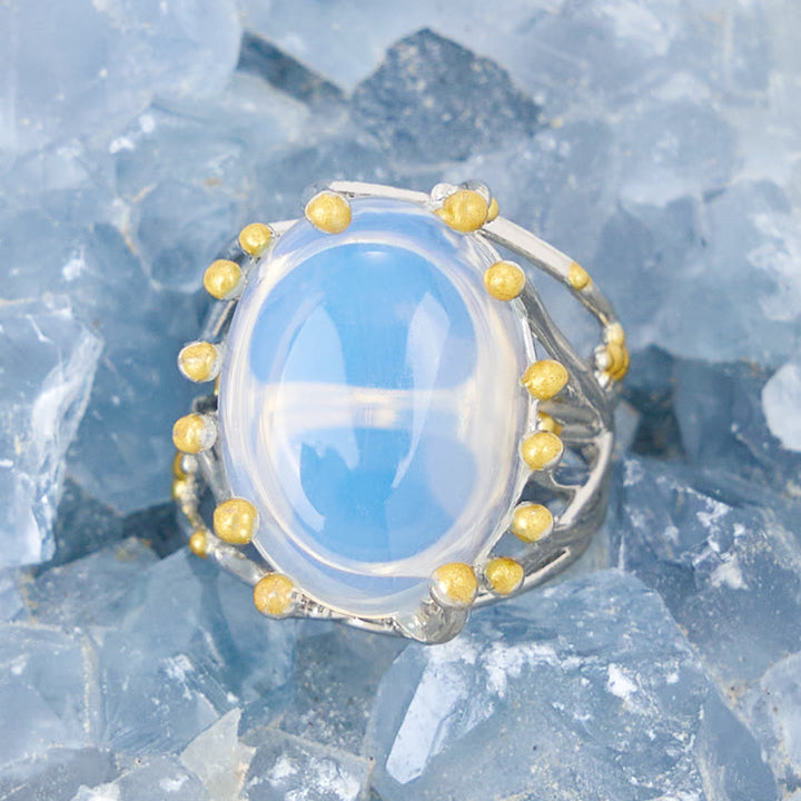 Anillo grande de opalita ovalada con forma de rama de vid de Olivenorma