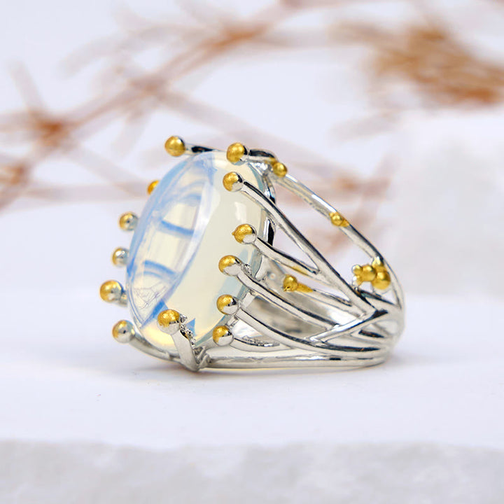 Anillo grande de opalita ovalada con forma de rama de vid de Olivenorma