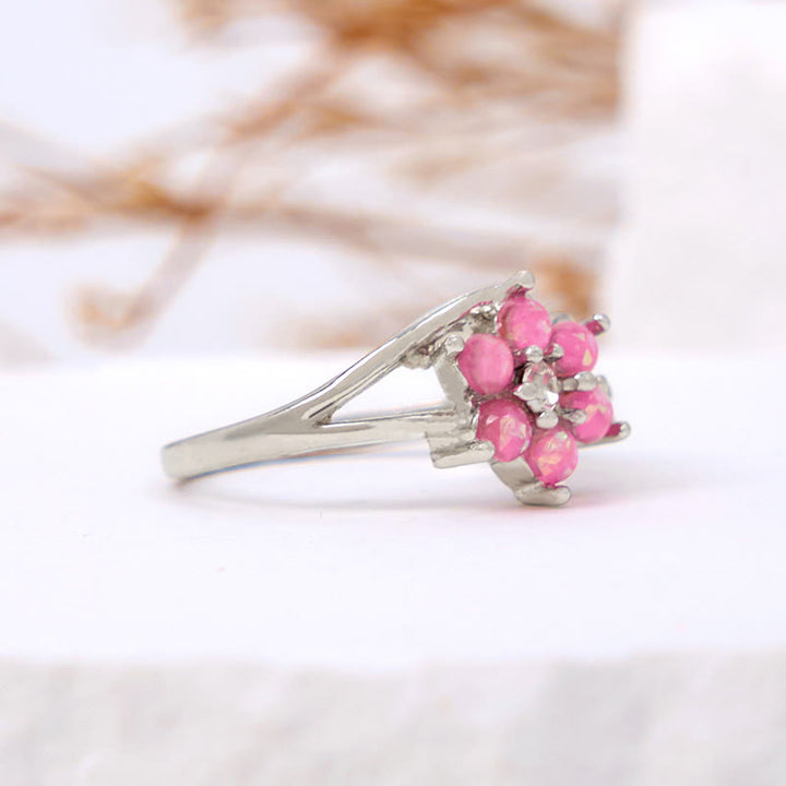 Anillo con forma de flor de ópalo de Olivenorma