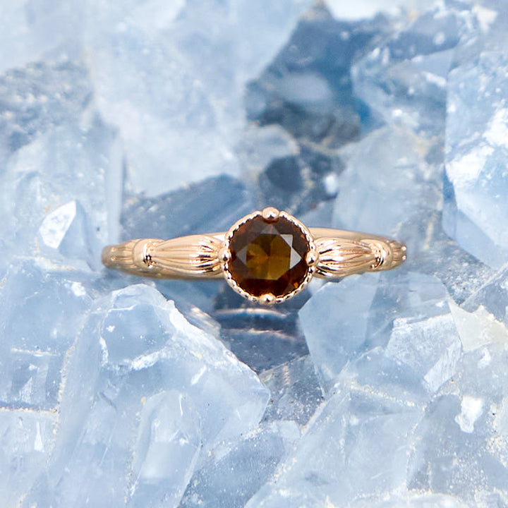 Anillo fino de cuarzo ahumado simple de Olivenorma