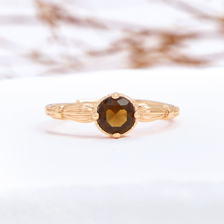 Anillo fino de cuarzo ahumado simple de Olivenorma