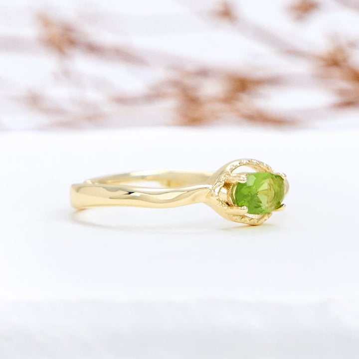 Anillo de peridoto irregular simple bañado en oro S925 de Olivenorma