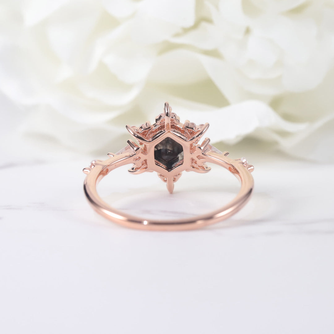 Anillo de compromiso con copos de nieve de diamantes Herkimer con sal y pimienta de Olivenorma