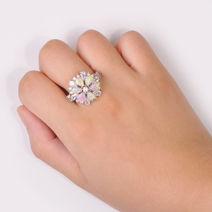 Anillo floral con flor de ópalo rosa de Olivenorma