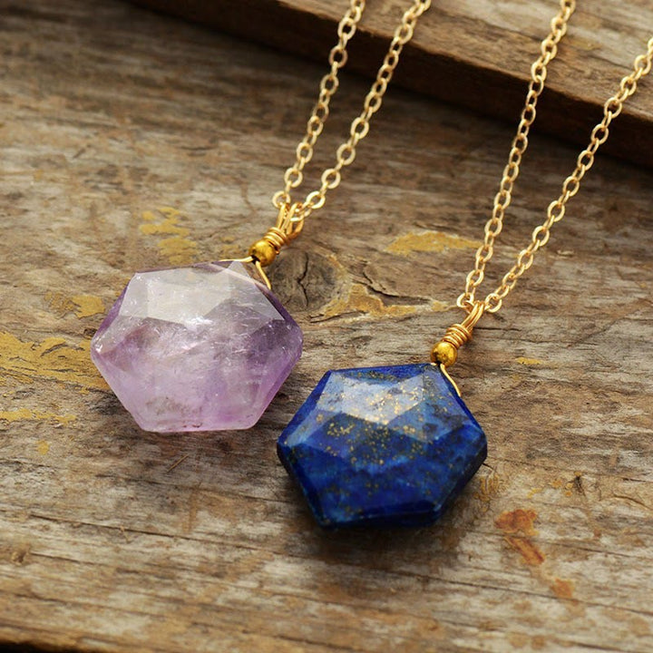 Collar con colgante de piedra natural de corte hexagonal de Olivenorma