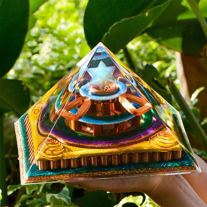 Pirámide de orgón de opalita con corte cubeba de Metatrón de Olivenorma