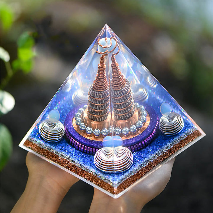 Pirámide de orgón de aguamarina opalita con esfera celestial de Olivenorma