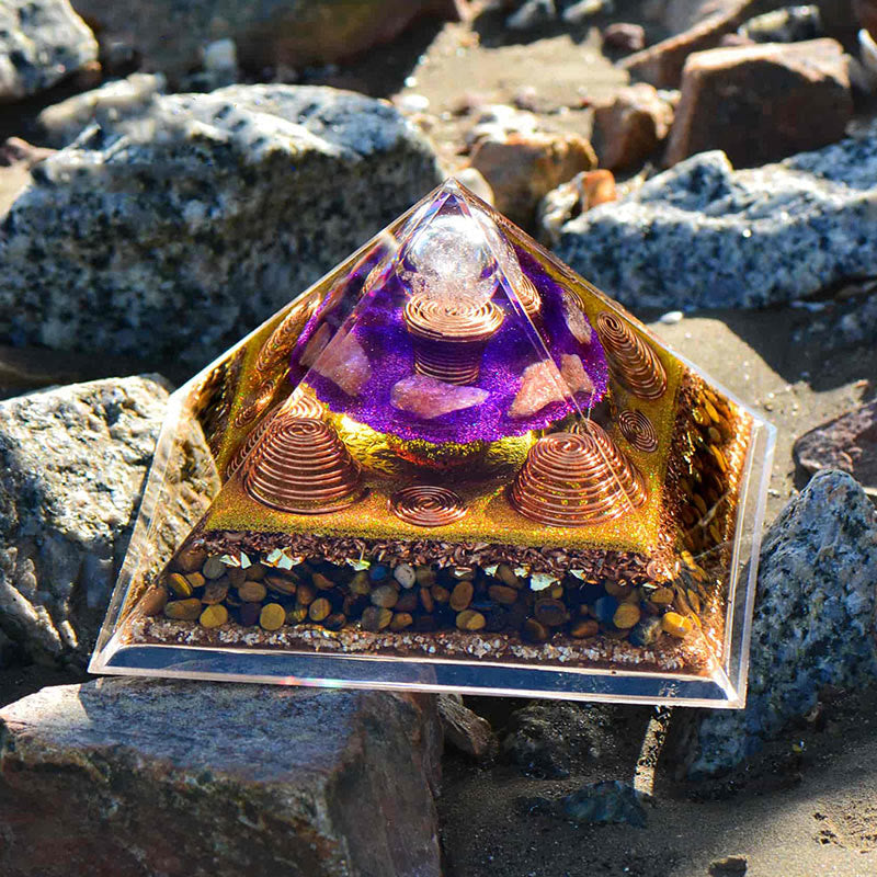 Pirámide de orgón de ojo de tigre de piedra solar "cazadora de fortunas" de Olivenorma