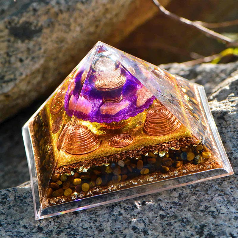 Pirámide de orgón de ojo de tigre de piedra solar "cazadora de fortunas" de Olivenorma