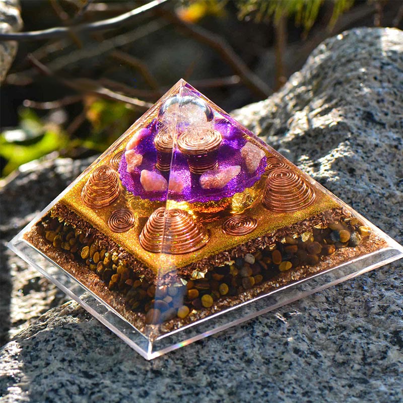 Pirámide de orgón de ojo de tigre de piedra solar "cazadora de fortunas" de Olivenorma