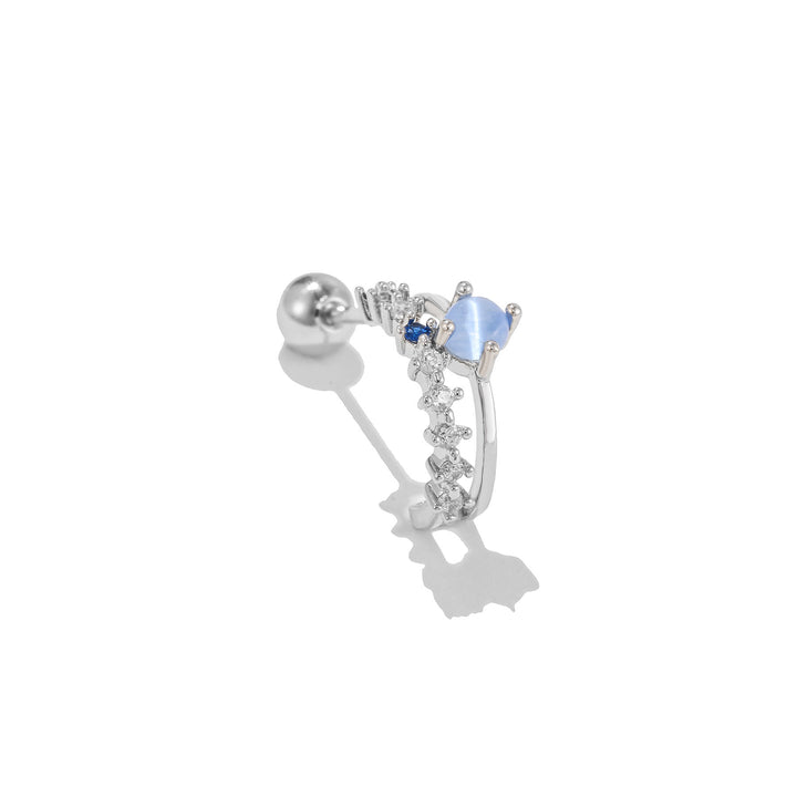Pendientes de plata con incrustaciones de circonitas y bonito diseño de Olivenorma