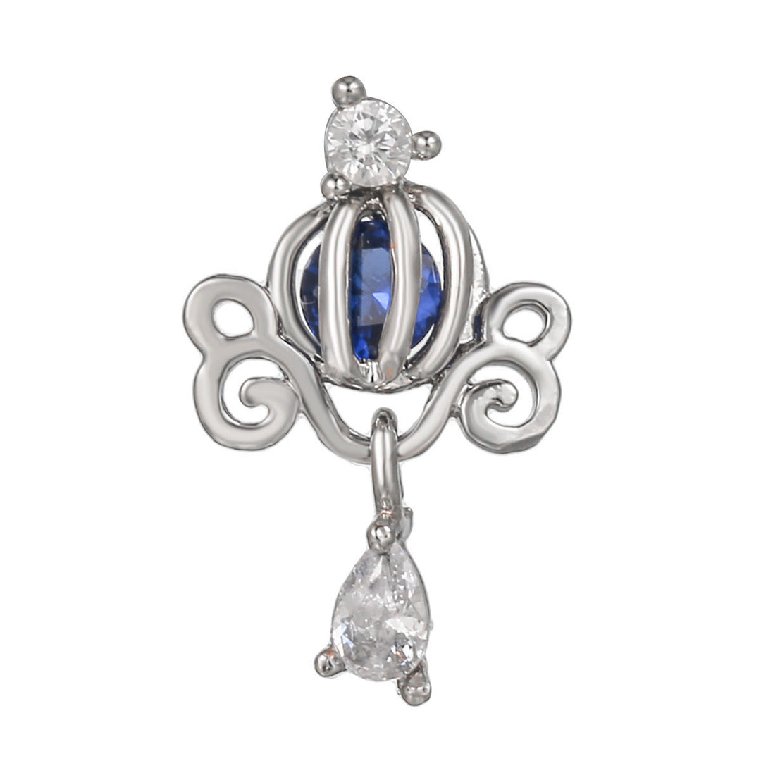 Pendientes de plata con incrustaciones de circonitas y bonito diseño de Olivenorma