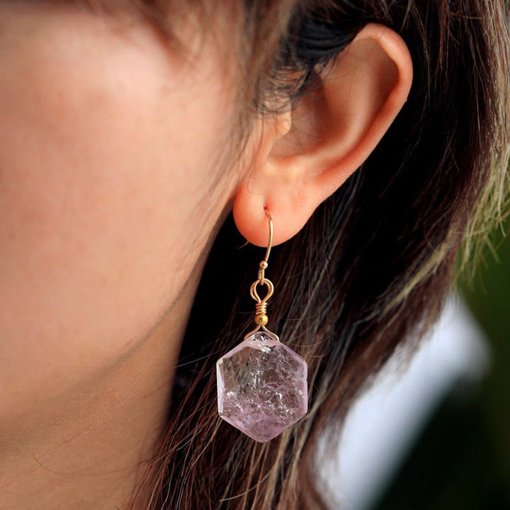 Pendientes de amatista y lapislázuli con corte facetado hexagonal de Olivenorma