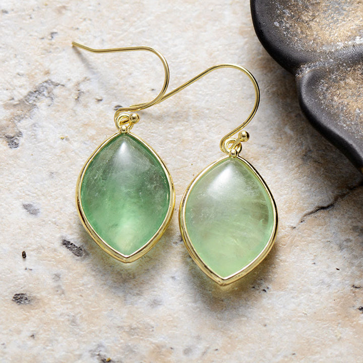 Pendientes colgantes de fluorita verde con talla marquesa de Olivenorma