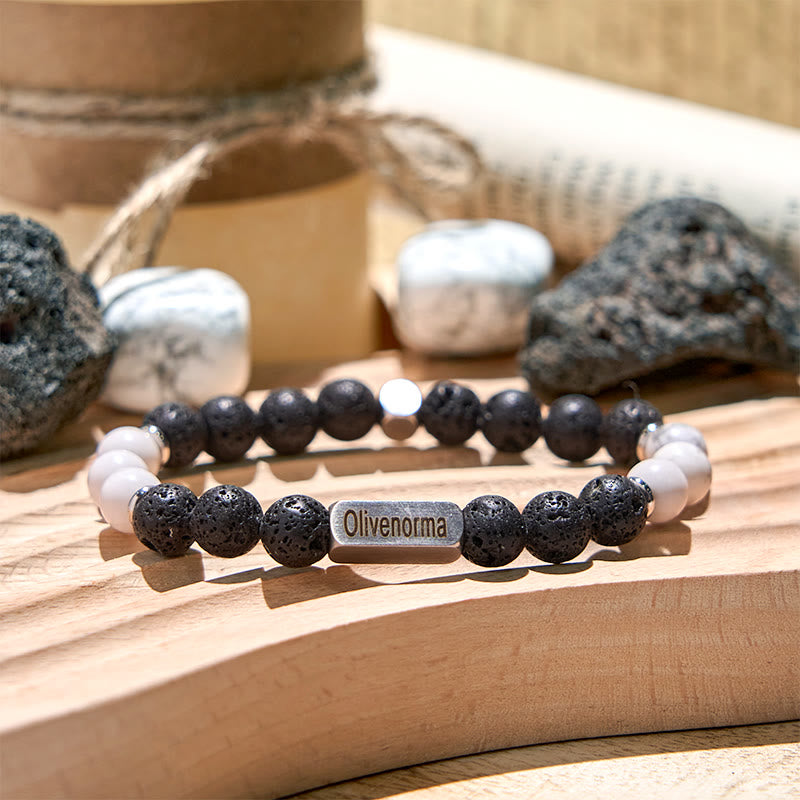 Pulsera grabada con cuentas de piedra natural de Olivenorma