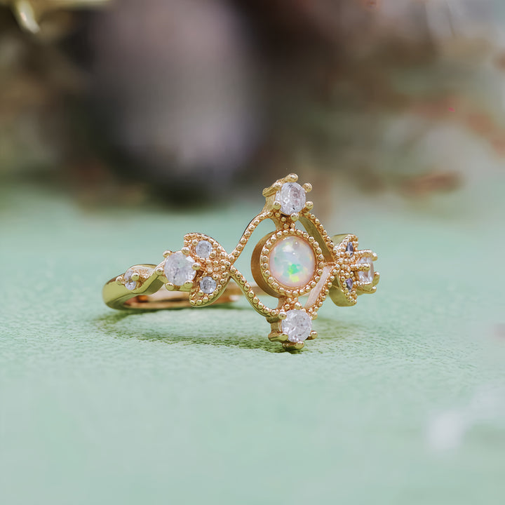 Anillo de hoja hueca con circonita blanca y ópalo natural de Olivenorma