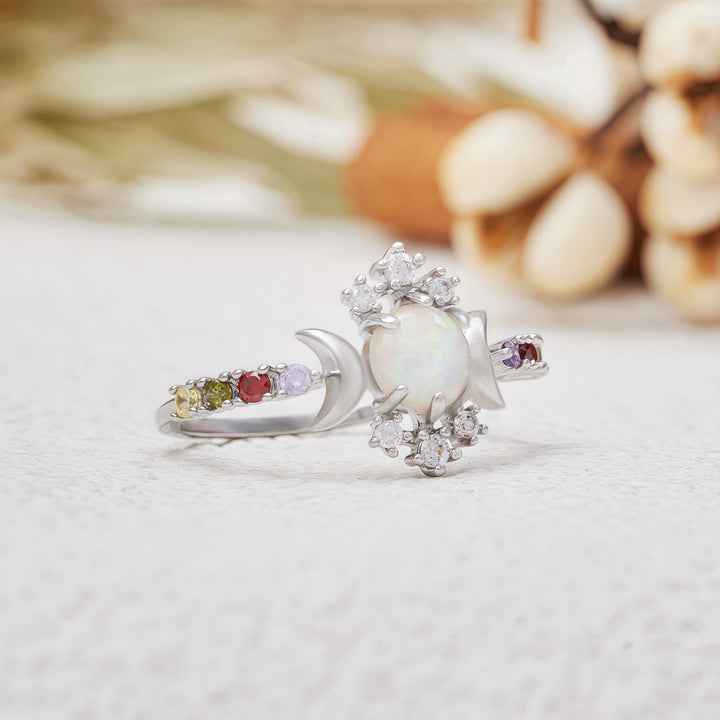 Anillo de diosa de la triple luna con ópalo blanco de Olivenorma