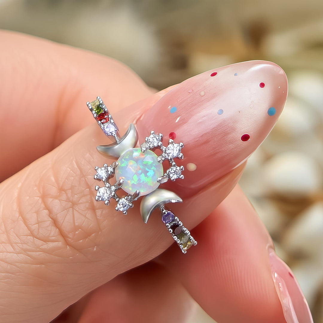 Anillo de diosa de la triple luna con ópalo blanco de Olivenorma