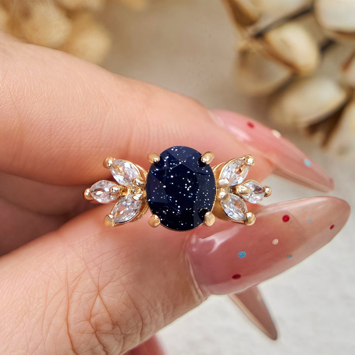Anillo de hoja de circón de piedra arenisca azul de talla ovalada de Olivenorma