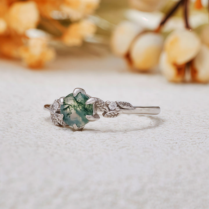 Anillo envolvente de hoja de ágata musgosa natural de Olivenorma