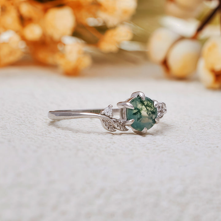 Anillo envolvente de hoja de ágata musgosa natural de Olivenorma