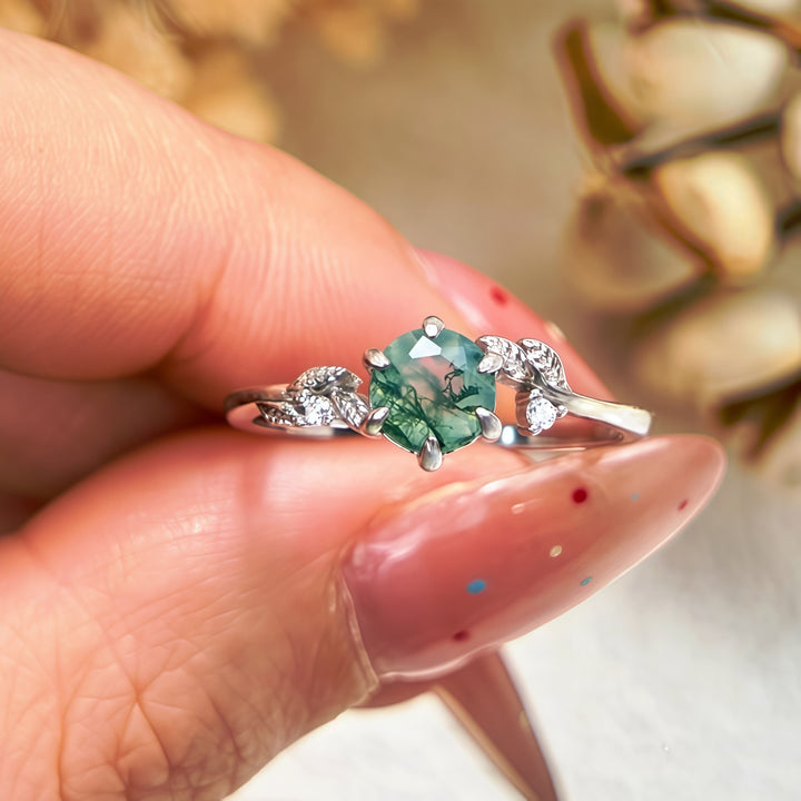 Anillo envolvente de hoja de ágata musgosa natural de Olivenorma