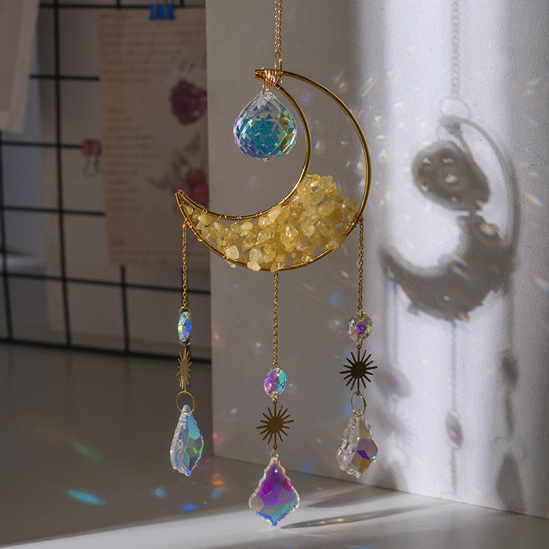 Colgante atrapasol con forma de media luna y grava de cristal de Olivenorma
