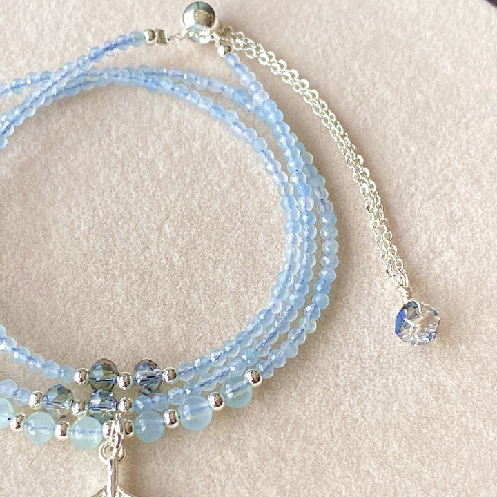 Pulsera multicapa de aguamarina Olivenorma con colgante de cola de pez