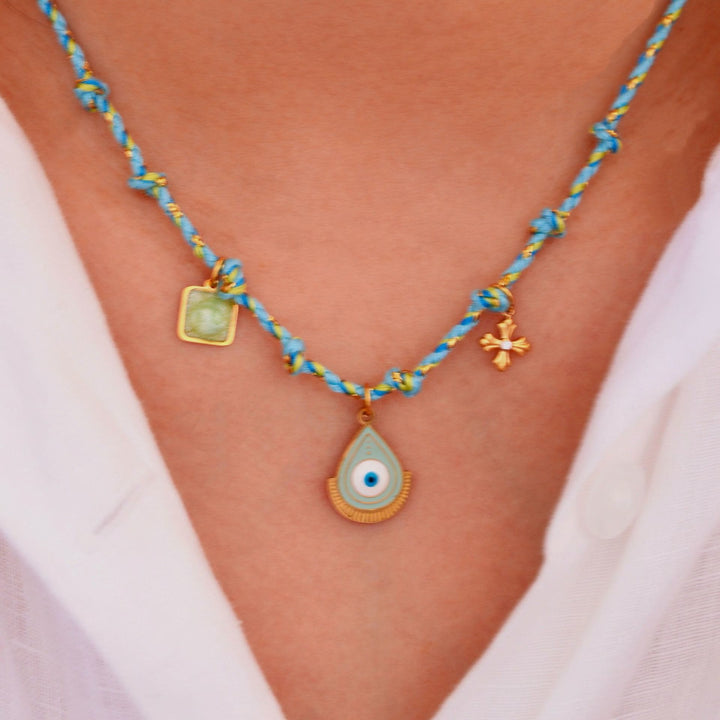 Collar con colgante de piedra natural de cuerda trenzada de colores de Olivenorma