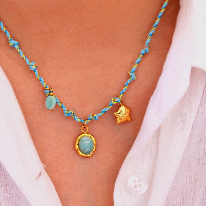 Collar con colgante de piedra natural de cuerda trenzada de colores de Olivenorma