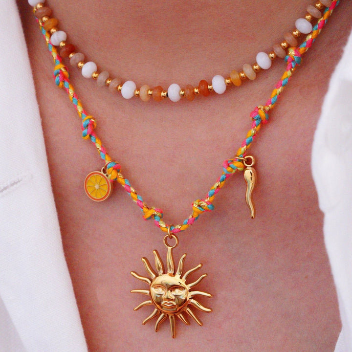 Collar con colgante de piedra natural de cuerda trenzada de colores de Olivenorma
