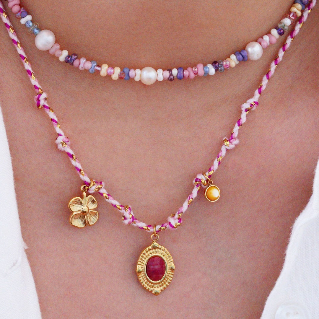 Collar con colgante de piedra natural de cuerda trenzada de colores de Olivenorma