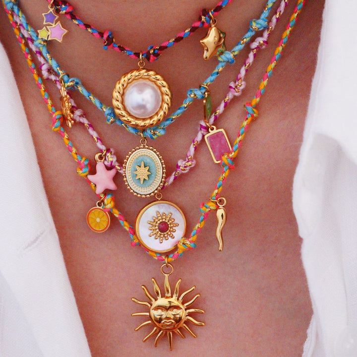 Collar con colgante de piedra natural de cuerda trenzada de colores de Olivenorma