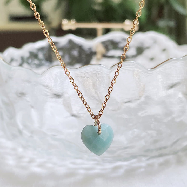 Collar de acero y titanio con corte de corazón de cristal natural de Olivenorma