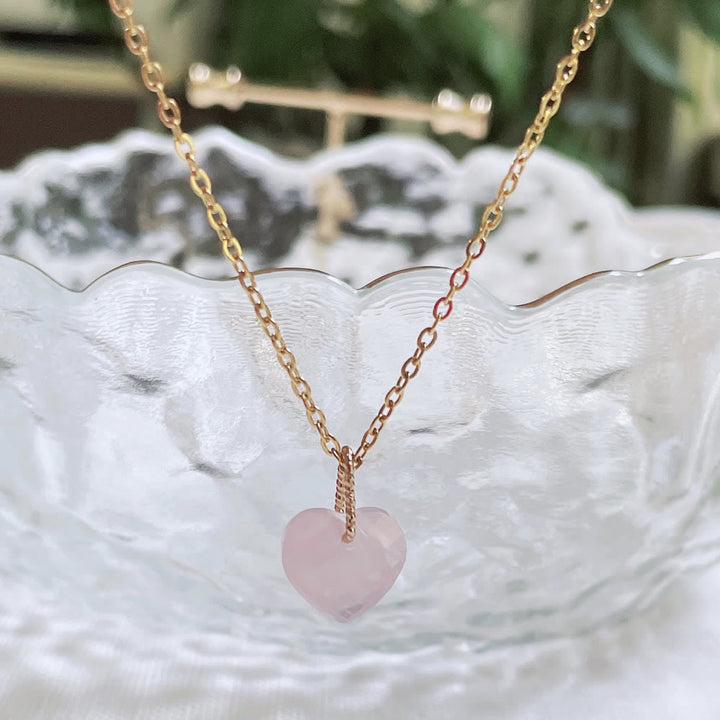 Collar de acero y titanio con corte de corazón de cristal natural de Olivenorma